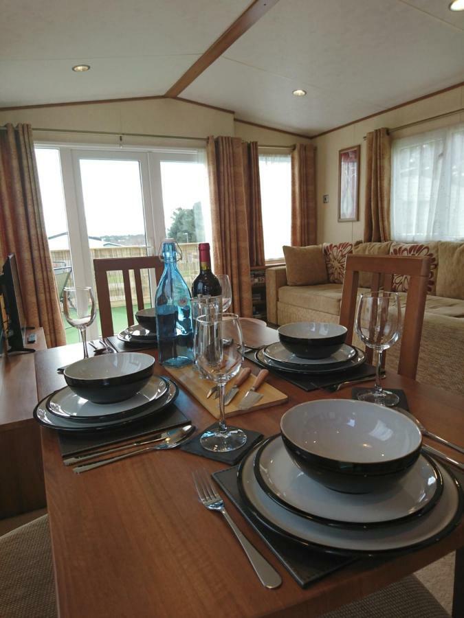 No42 Wild Goose Villa Dornoch Exterior photo